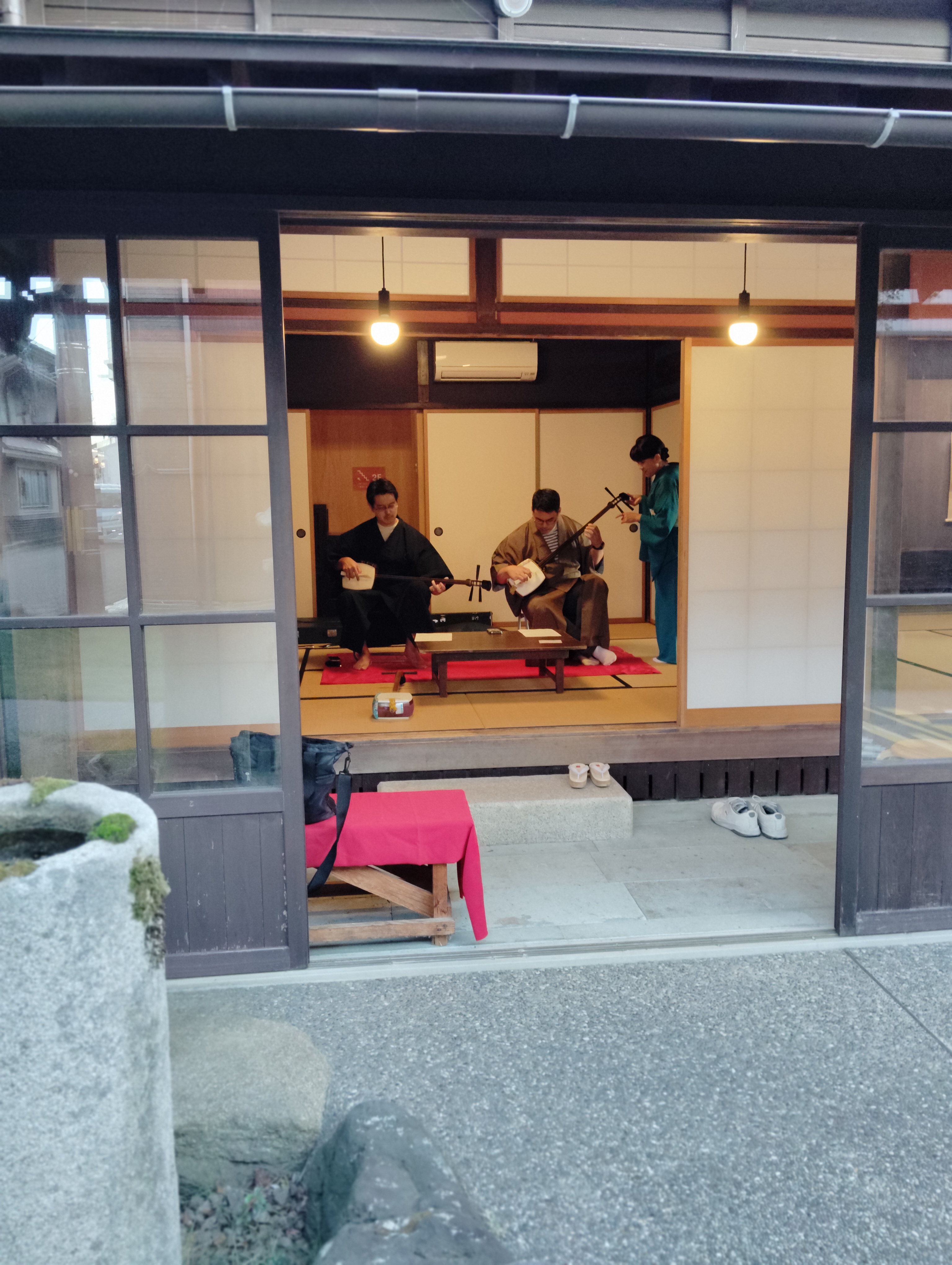 ⑤三味線体験１.jpg
